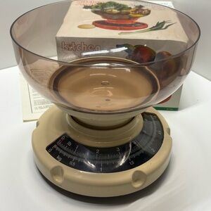 Vintage 70s Cosmo bowl-style food scale, originally purchased from Zellers